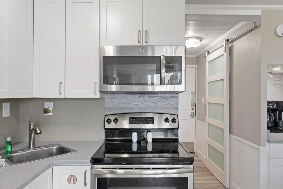 Top Of The Gulf 120 - Shore-Side Bungalow Sleeps 4 Panama City Beach 0*,
